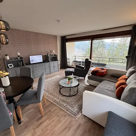 Mit Weitblick, 50 Qm, Ueberdachter Balkon *